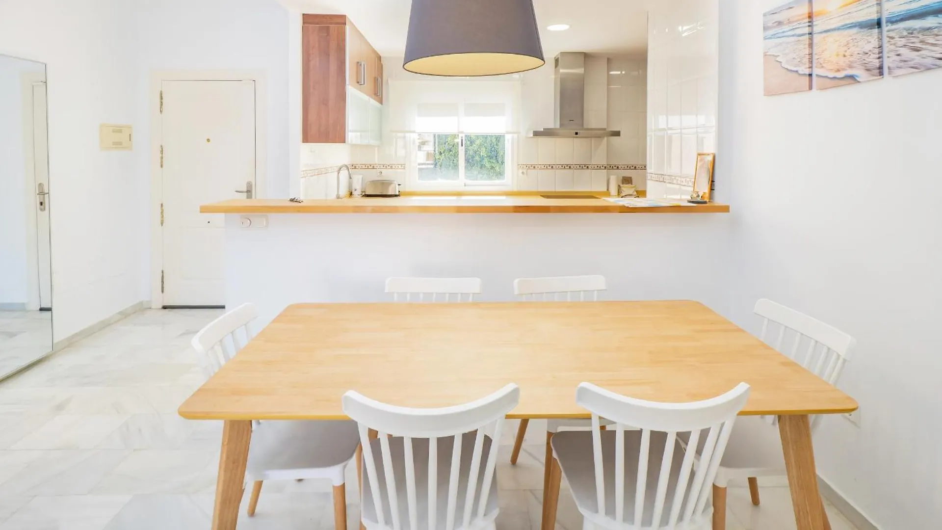 Cubo'S Cabopino Beach Marbella Apartment 0*,  스페인