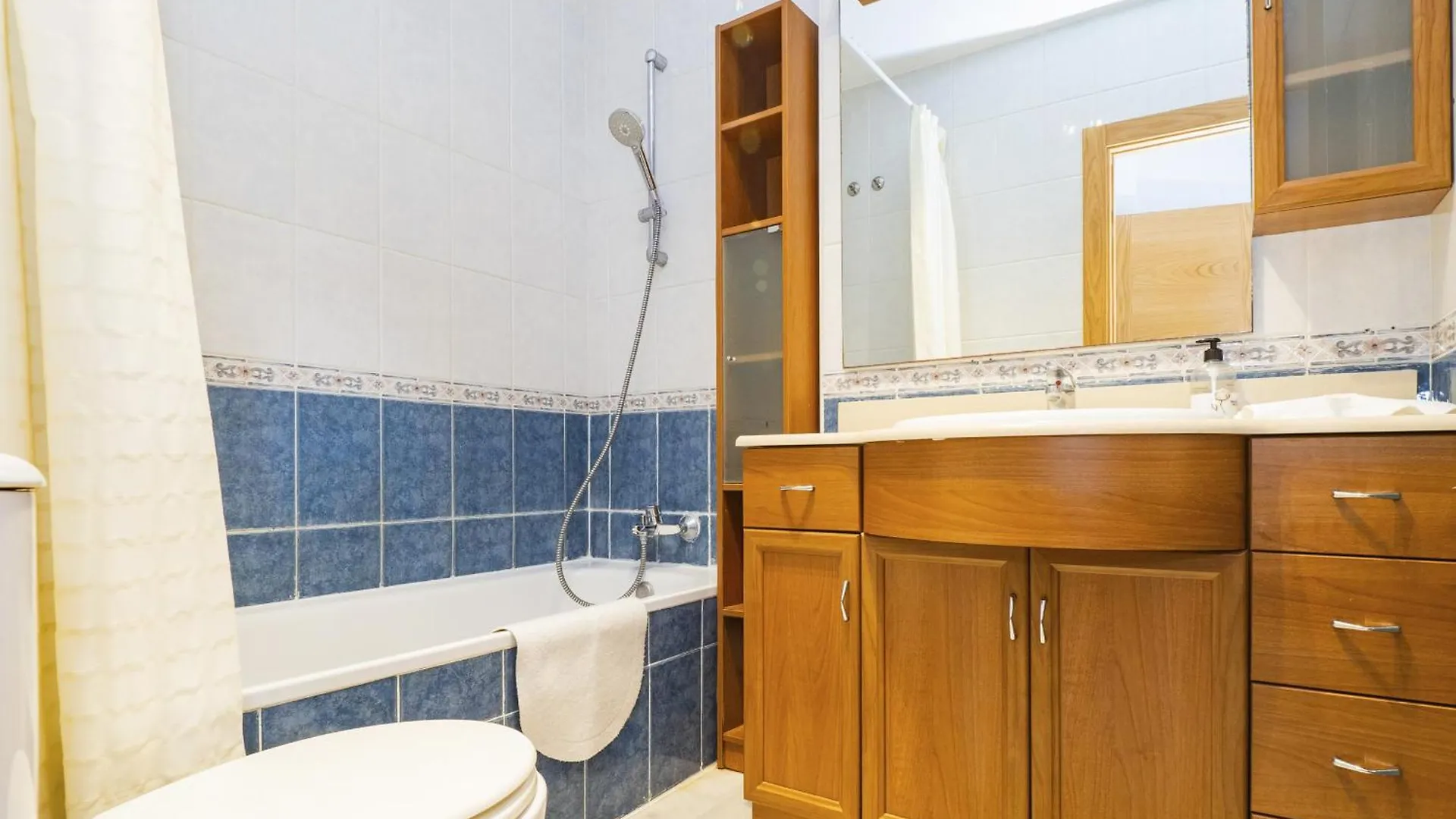 Cubo'S Cabopino Beach Marbella Apartment ספרד