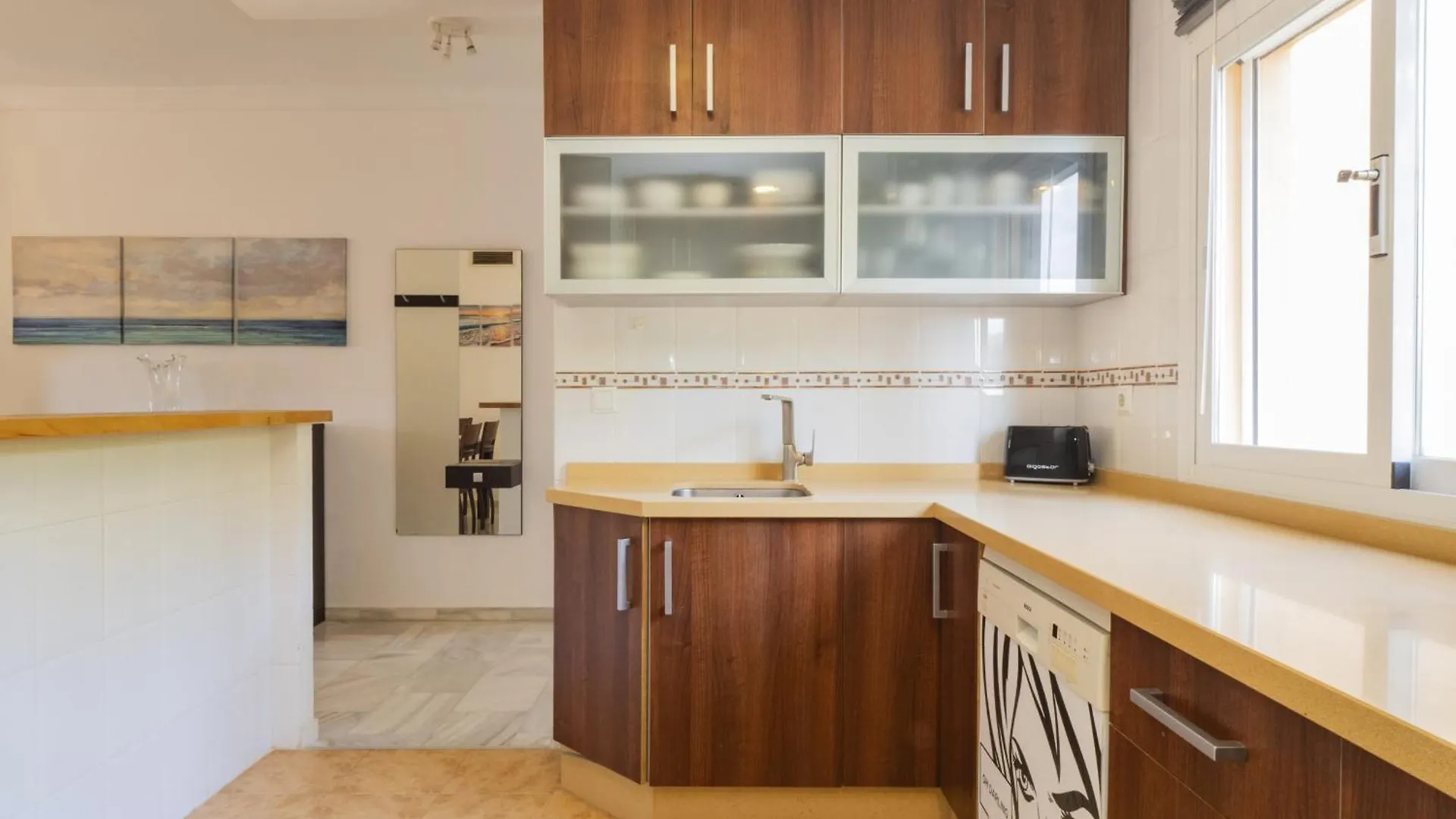 Cubo'S Cabopino Beach Marbella Apartment