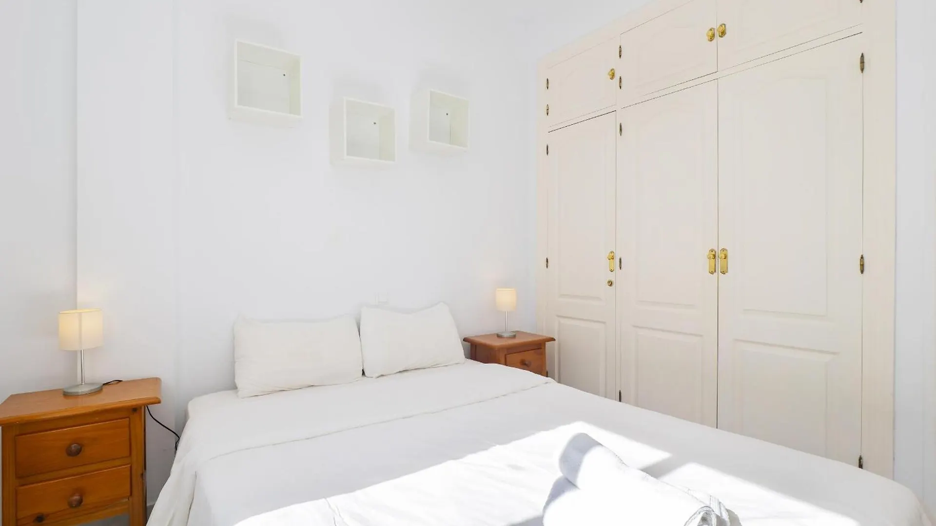 Cubo'S Cabopino Beach Marbella Apartment 0*,