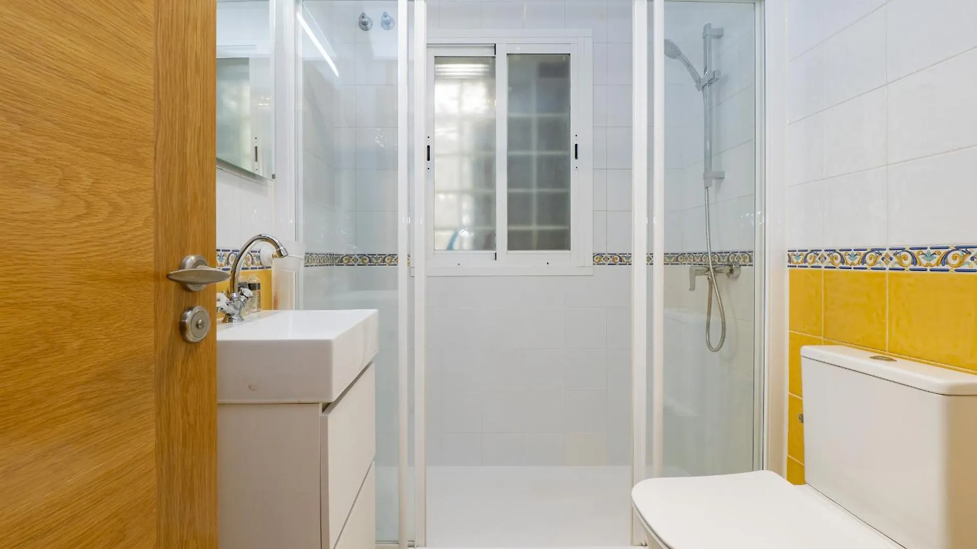 Cubo'S Cabopino Beach Marbella Apartment 0*,  ספרד