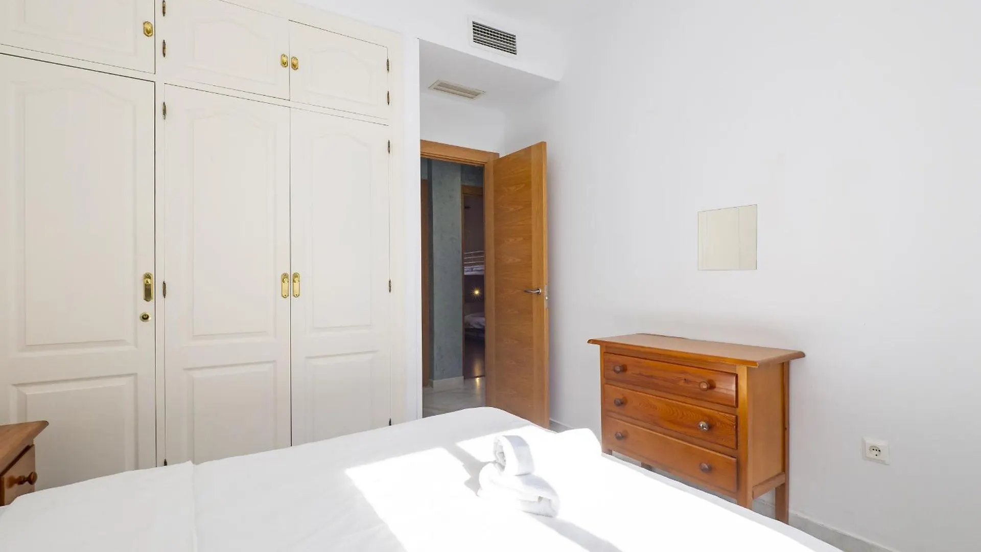 Cubo'S Cabopino Beach Marbella Apartment ספרד