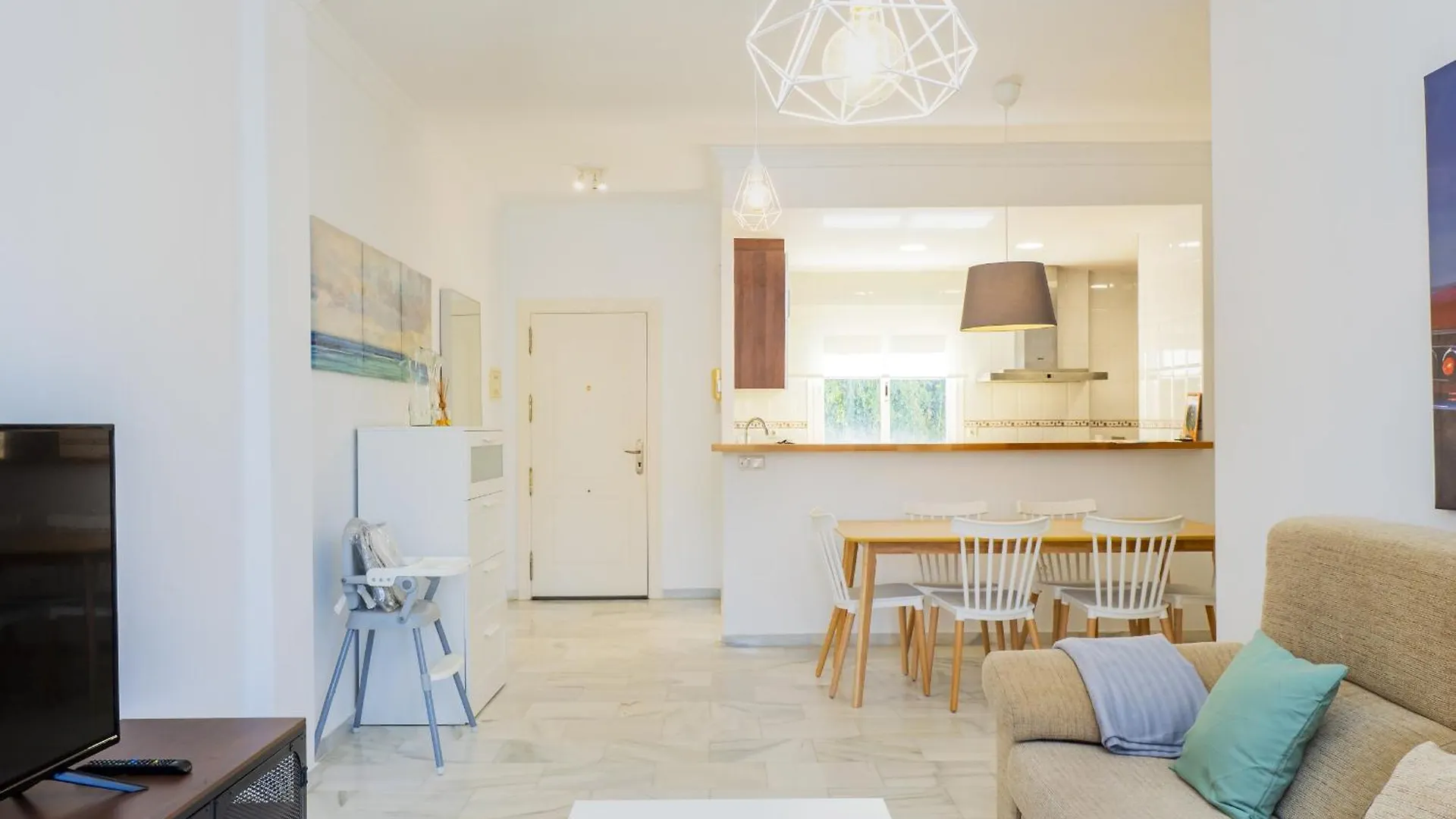 Cubo'S Cabopino Beach Marbella Apartment
